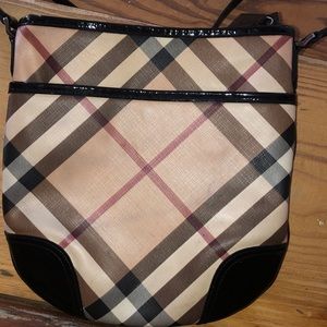 Burberry cross body nice